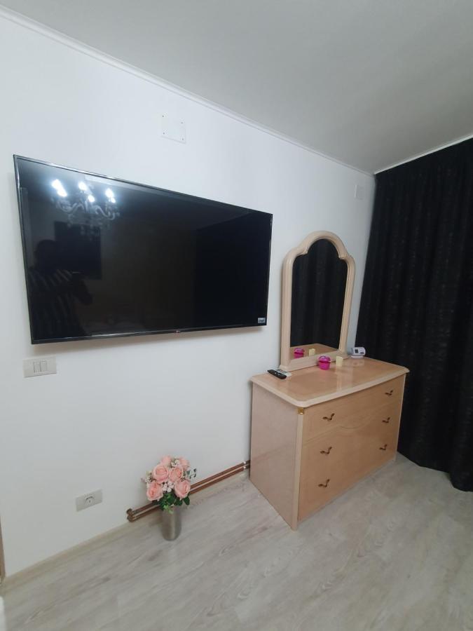 Kriss Apartment Luxury Târgu Jiu Eksteriør bilde